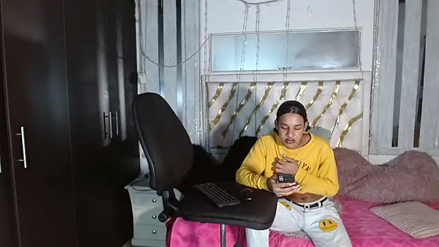 julieta sweet  online show from September 17, 2025, 3:41 am