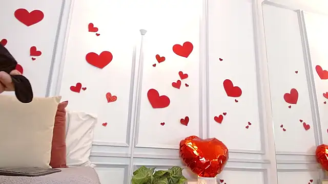 Snapshot of MiiaLane chatting on February 23, 2026, 12:06 pm MiiaLane online show from February 23, 2026, 12:06 pm