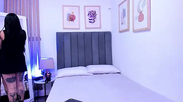 Snapshot of SuccubusDolly chatting on September 27, 2025, 7:53 pm SuccubusDolly online show from September 27, 2025, 7:53 pm