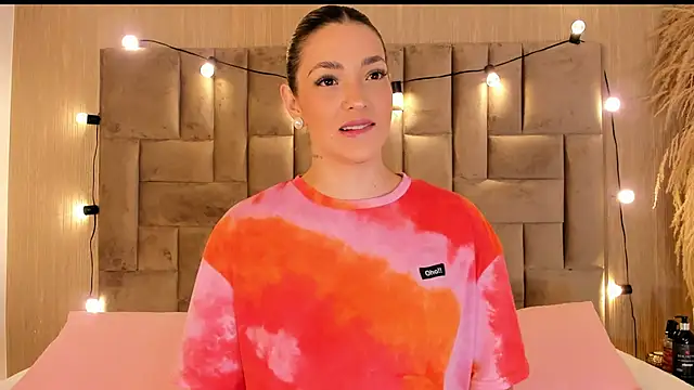 ClaradelMar online show from November 28, 2025, 10:37 am