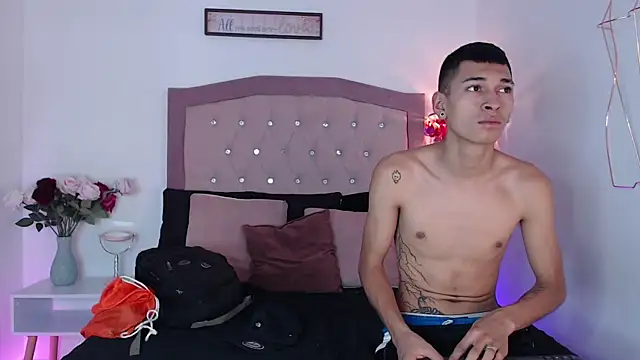 AmelieAndAce online show from September 24, 2025, 12:44 pm