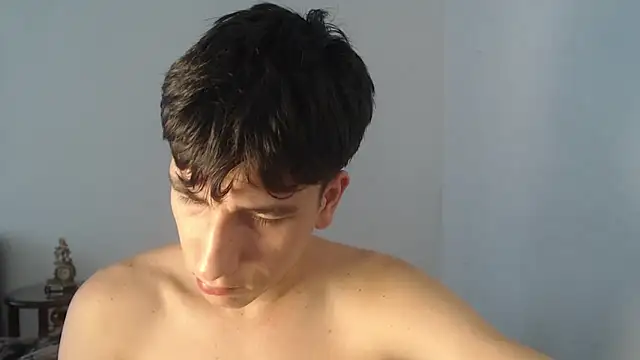 Snapshot of younewmaster chatting on October 1, 2025, 6:01 pm younewmaster online show from October 1, 2025, 6:01 pm