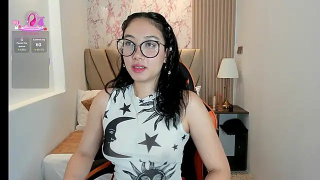 Yuna  Min online show from September 27, 2025, 2:45 pm