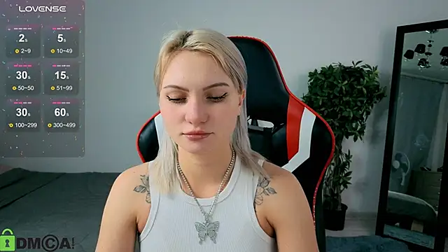 Snapshot of Cameronlovely_ chatting on September 30, 2025, 8:42 am Cameronlovely  online show from September 30, 2025, 8:42 am