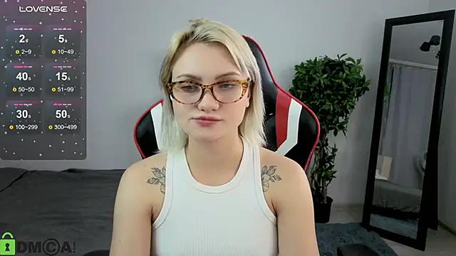 Snapshot of Cameronlovely_ chatting on October 11, 2025, 8:21 pm Cameronlovely  online show from October 11, 2025, 8:21 pm