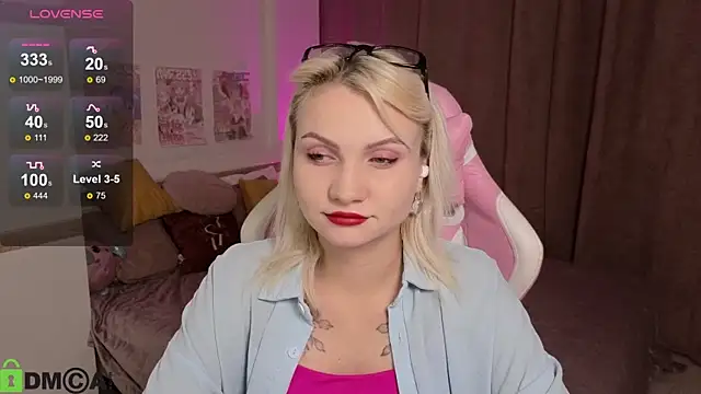 Snapshot of Cameronlovely_ chatting on October 25, 2025, 7:58 pm Cameronlovely  online show from October 25, 2025, 7:58 pm