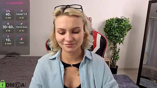 Snapshot of Cameronlovely_ chatting on October 30, 2025, 8:34 am Cameronlovely  online show from October 30, 2025, 8:34 am