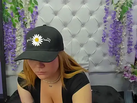 Snapshot of JuliettaRousse69 chatting on September 26, 2025, 1:18 pm JuliettaRousse69 online show from September 26, 2025, 1:18 pm