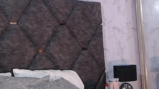 Snapshot of AmyMartinelli chatting on October 14, 2025, 9:58 pm AmyMartinelli online show from October 14, 2025, 9:58 pm