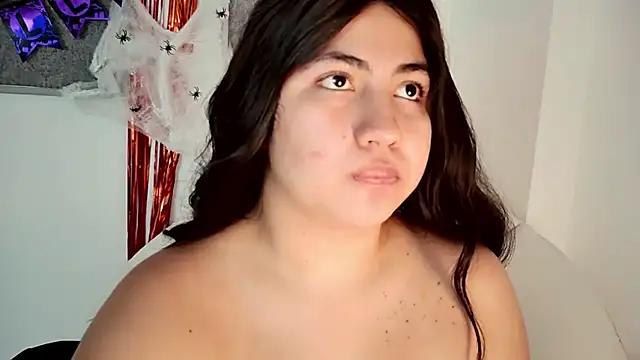 Snapshot of Madii_smith chatting on October 19, 2025, 1:03 pm Madii smith online show from October 19, 2025, 1:03 pm