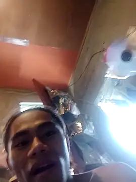 xxhottinybabe online show from October 6, 2025, 6:14 am