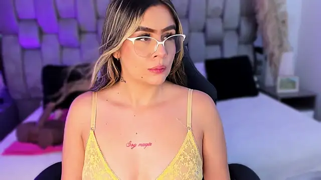 Snapshot of Samarafernandez chatting on October 4, 2025, 3:41 am Samarafernandez online show from October 4, 2025, 3:41 am