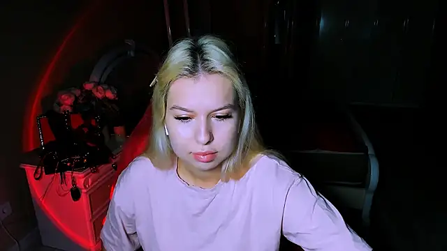 ChloeRicc online show from October 30, 2025, 7:28 am