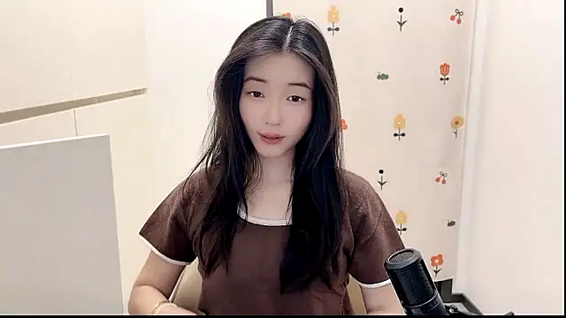 Snapshot of Rosalind_xixi chatting on October 20, 2025, 2:46 am Rosalind xixi online show from October 20, 2025, 2:46 am