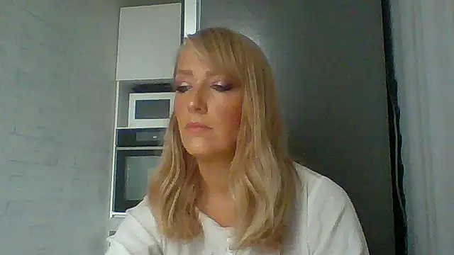 Snapshot of Vexxaa chatting on October 19, 2025, 12:41 pm Vexxaa online show from October 19, 2025, 12:41 pm