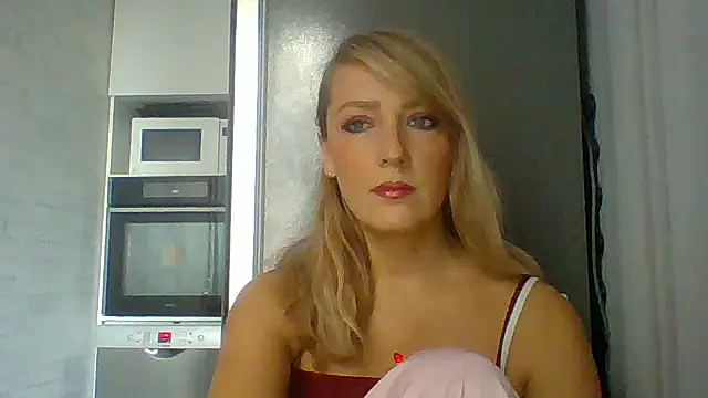 Snapshot of Vexxaa chatting on November 9, 2025, 11:47 am Vexxaa online show from November 9, 2025, 11:47 am