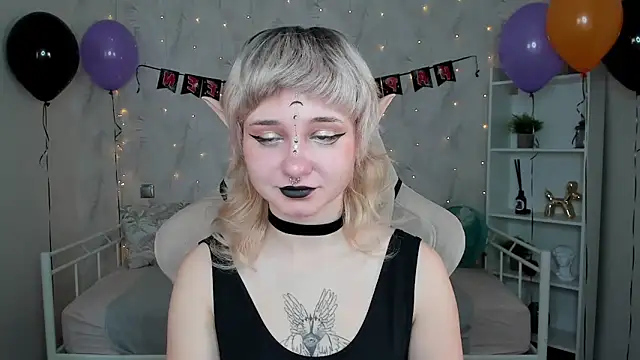 Tori Cutie online show from October 31, 2025, 11:55 pm