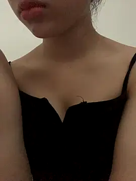 Snapshot of Nguyenha11 chatting on October 6, 2025, 8:26 am Nguyenha11 online show from October 6, 2025, 8:26 am