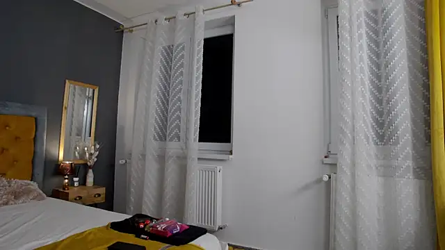 Snapshot of Jessica_White_ chatting on October 23, 2025, 4:00 am Jessica White  online show from October 23, 2025, 4:00 am