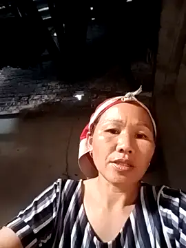 Snapshot of TinTin321 chatting on September 21, 2025, 12:49 am TinTin321 online show from September 21, 2025, 12:49 am