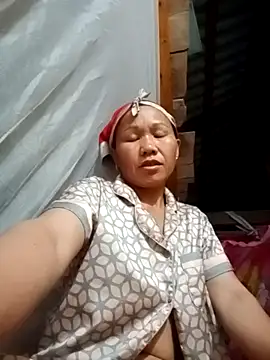 Snapshot of TinTin321 chatting on October 12, 2025, 8:43 pm TinTin321 online show from October 12, 2025, 8:43 pm