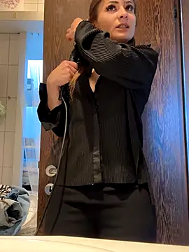 Snapshot of IsabellaEtha chatting on September 26, 2025, 7:59 am IsabellaEtha online show from September 26, 2025, 7:59 am