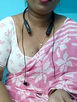 Snapshot of yelmaji91 chatting on October 19, 2025, 5:21 am yelmaji91 online show from October 19, 2025, 5:21 am