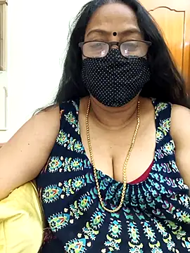 Snapshot of heera-rani chatting on October 5, 2025, 1:35 pm heera-rani online show from October 5, 2025, 1:35 pm