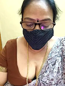 Snapshot of heera-rani chatting on October 30, 2025, 6:34 am heera-rani online show from October 30, 2025, 6:34 am