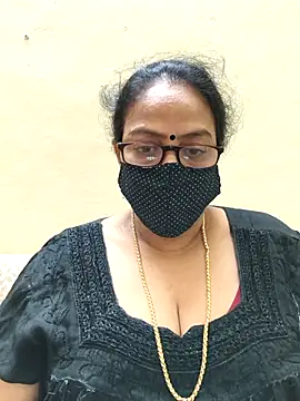 Snapshot of heera-rani chatting on October 9, 2025, 11:33 am heera-rani online show from October 9, 2025, 11:33 am