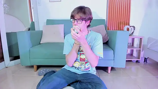 Snapshot of KyleDusk chatting on December 2, 2025, 1:13 pm KyleDusk online show from December 2, 2025, 1:13 pm