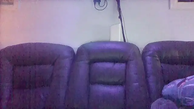 Snapshot of Dico420 chatting on October 16, 2025, 3:20 pm Dico420 online show from October 16, 2025, 3:20 pm