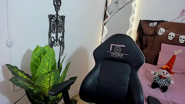 jedah tay online show from October 12, 2025, 3:08 am