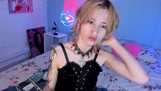 Hannahpage online show from October 12, 2025, 3:02 pm