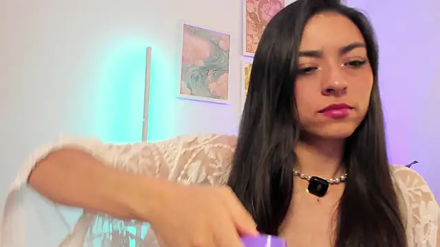 canelleGarces online show from November 27, 2025, 5:13 pm