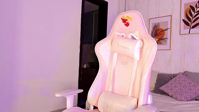 Snapshot of Ayleen_Dunkan chatting on October 1, 2025, 12:31 pm Ayleen Dunkan online show from October 1, 2025, 12:31 pm