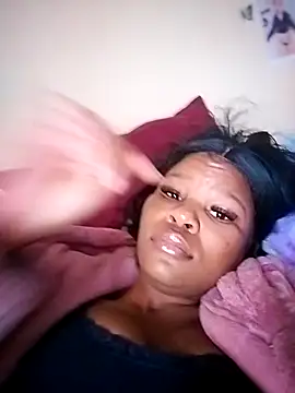 Seductive Yellow Titties online show from September 28, 2025, 1:07 pm