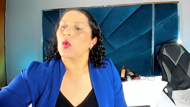 Snapshot of KikaDuque chatting on October 23, 2025, 7:23 pm KikaDuque online show from October 23, 2025, 7:23 pm