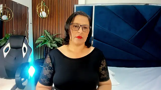 Snapshot of KikaDuque chatting on September 18, 2025, 7:39 pm KikaDuque online show from September 18, 2025, 7:39 pm