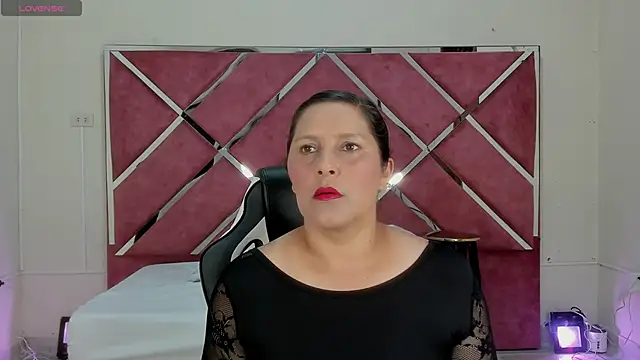 Snapshot of KikaDuque chatting on September 30, 2025, 6:58 pm KikaDuque online show from September 30, 2025, 6:58 pm