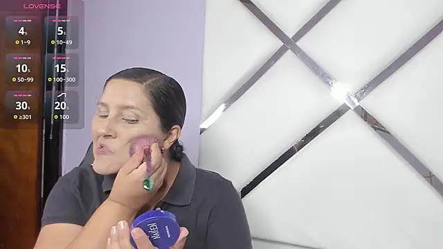KikaDuque online show from June 8, 2026, 7:36 pm