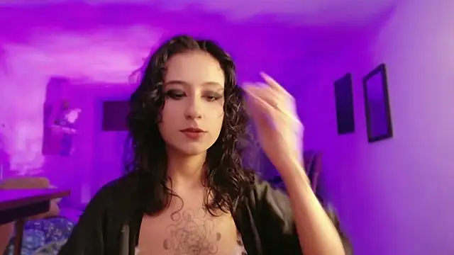 Snapshot of atenea_dragon__ chatting on December 19, 2025, 9:39 pm atenea dragon online show from December 19, 2025, 9:39 pm