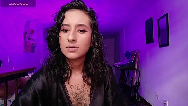 Snapshot of atenea_dragon__ chatting on December 3, 2025, 8:30 pm atenea dragon online show from December 3, 2025, 8:30 pm