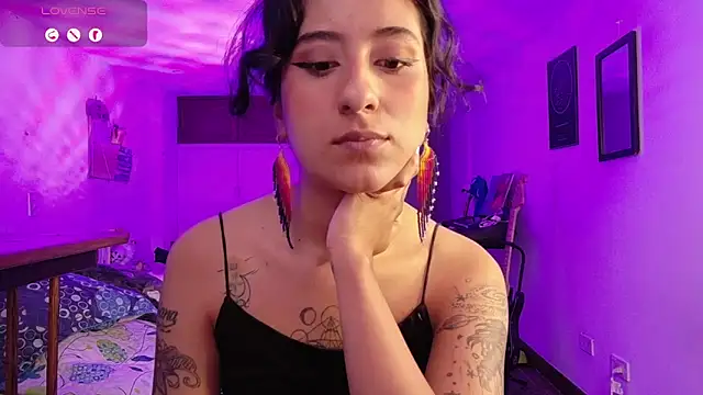 Snapshot of atenea_dragon__ chatting on December 1, 2025, 9:59 pm atenea dragon online show from December 1, 2025, 9:59 pm