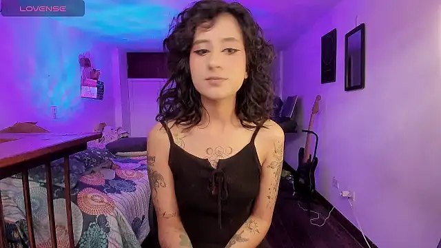 Snapshot of atenea_dragon__ chatting on November 12, 2025, 8:01 pm atenea dragon online show from November 12, 2025, 8:01 pm