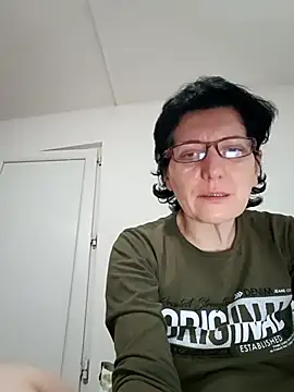 Vera Elle online show from November 26, 2025, 7:25 pm