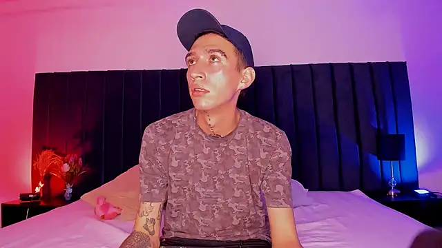 dominik thompson777 online show from October 1, 2025, 5:12 am