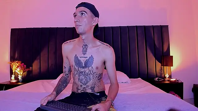 dominik thompson777 online show from September 18, 2025, 9:18 pm