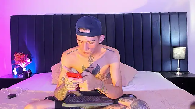 dominik thompson777 online show from September 25, 2025, 5:02 am