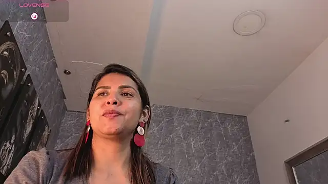 Snapshot of scarletbaker_ chatting on September 28, 2025, 10:00 am scarletbaker  online show from September 28, 2025, 10:00 am